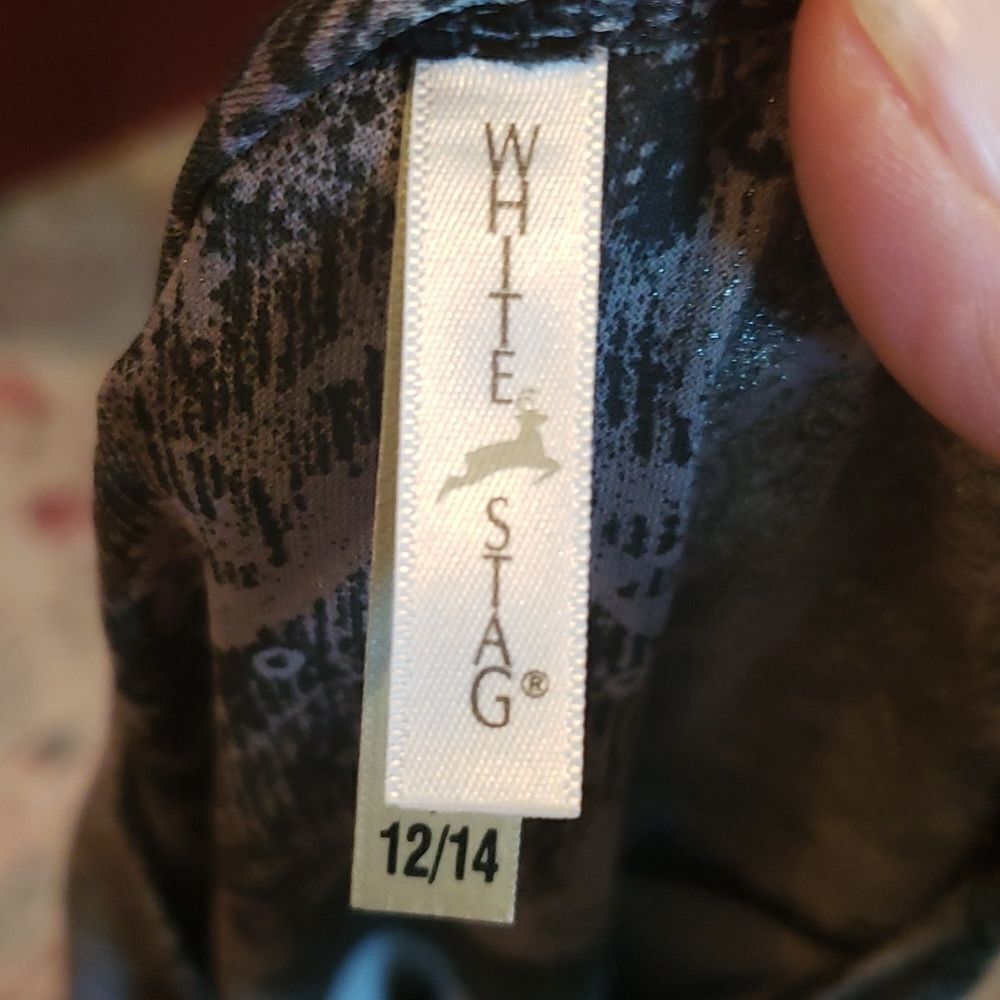 White Stag Black/Gray Silver Shimmery Floral V-Neck Top - Picture 5 of 6